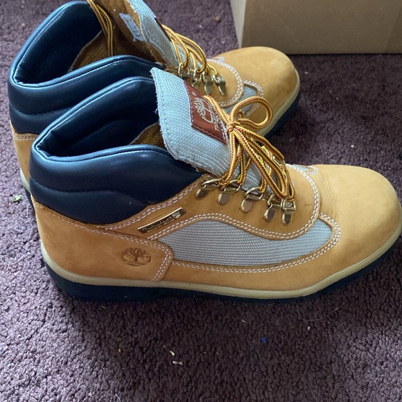 timberlands , size 5. only wore once. selling because they are too small.